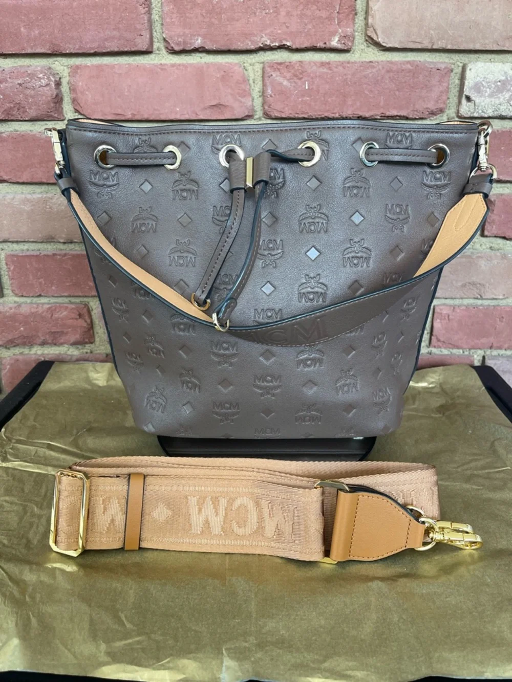 🔥MCM 🔥Brown 🔥Monogram 🔥Drawstring🔥 Tote with Shoulder Strap🔥 - Picture 8 of 13